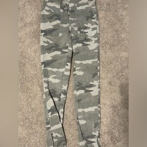 American eagle camo joggers